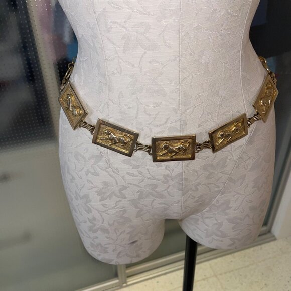 Vintage Womens One Size Gold Toned Rectangular Panel Jaguar Metal Belt - Picture 7 of 8